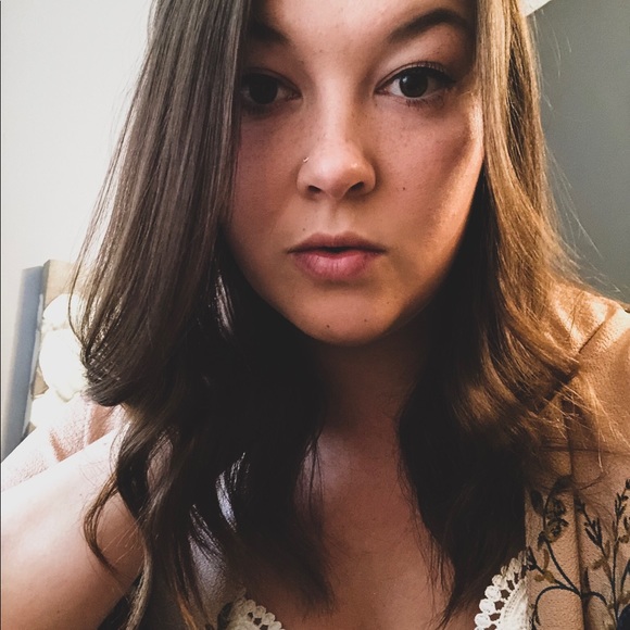 Meet your Posher, Alicia - Picture 1 of 1